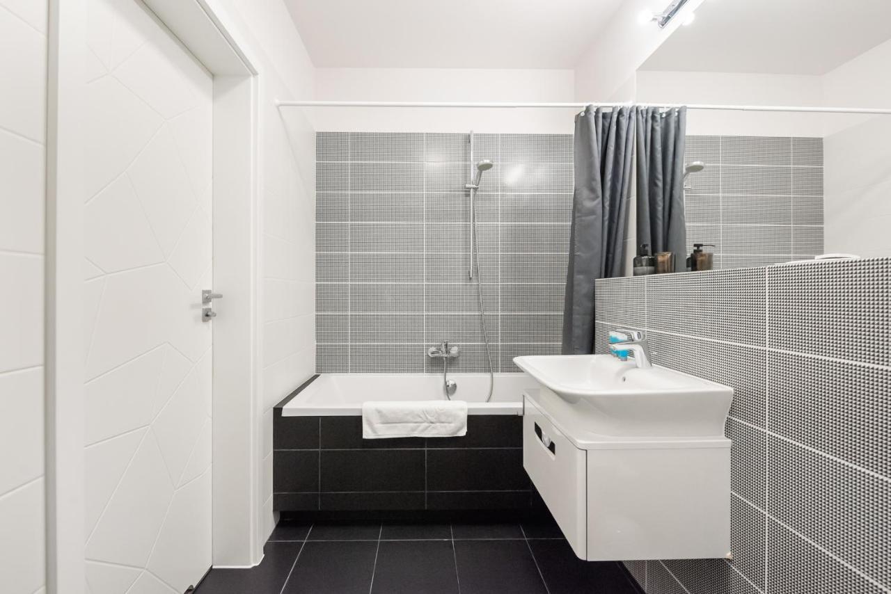 Metro Mlynow Silver Apartment Warsawa Bagian luar foto